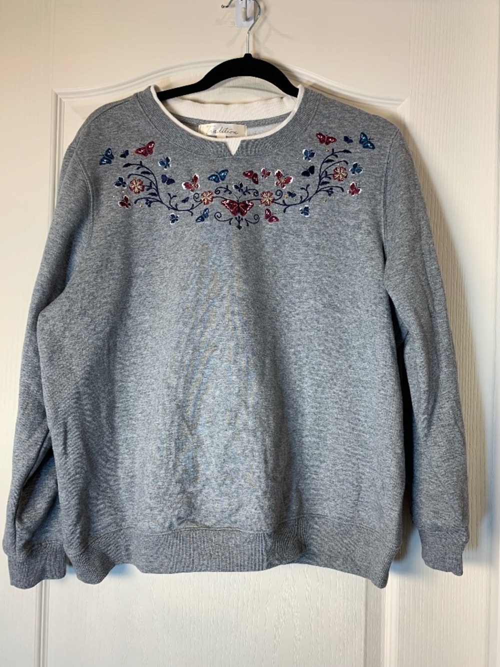 Tradition Vintage Y2K Embroidered Butterfly Rhinestone Sweatshirt Grey Size L